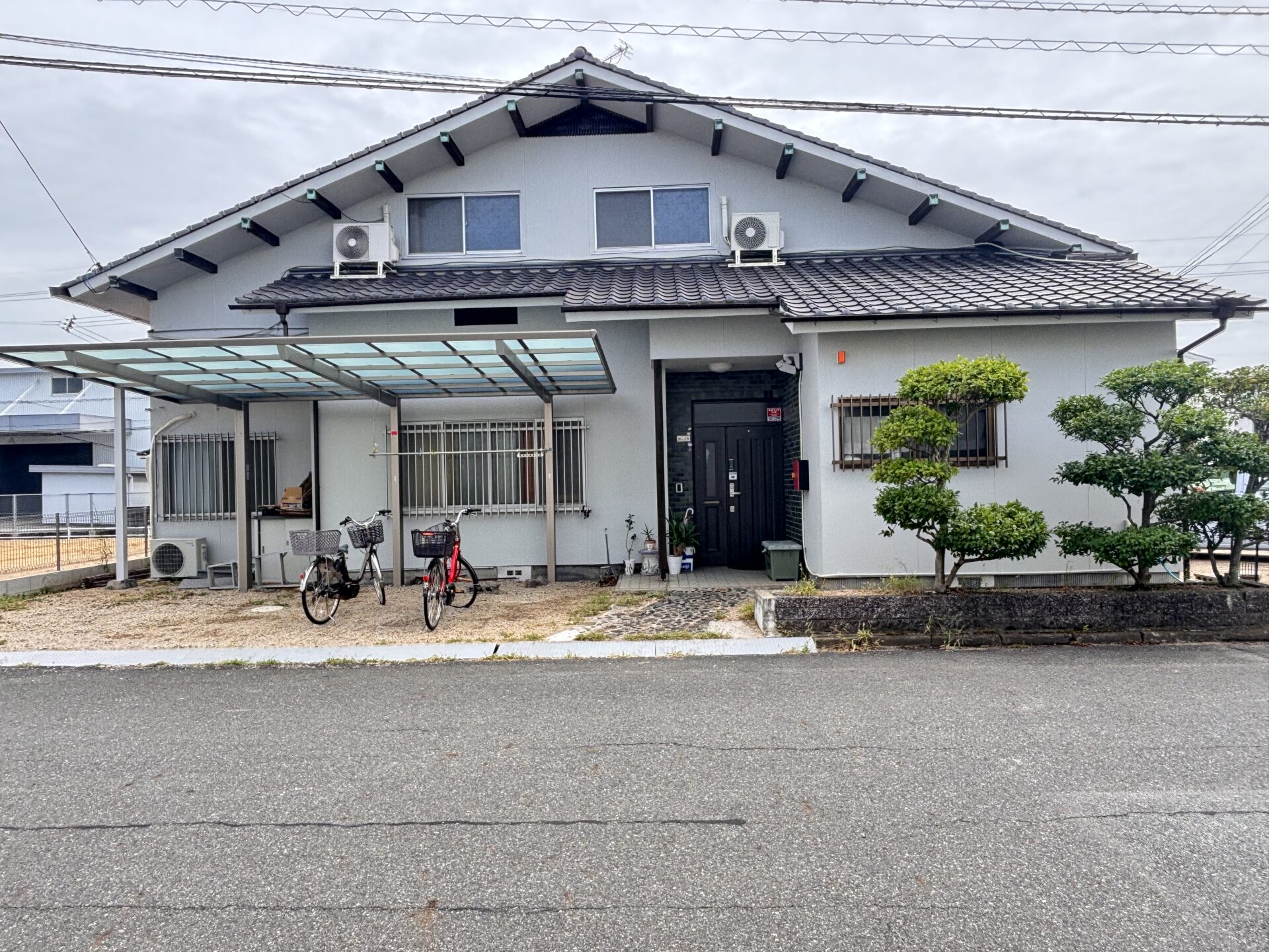 遮熱塗料での外壁塗装になります。